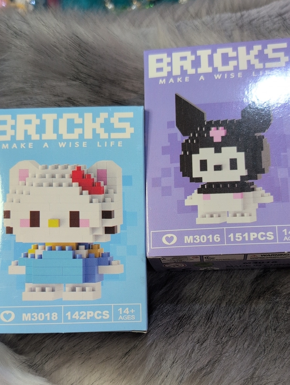 2- BRICKS Hello Kitty Style Blue and White Mini Building Toy